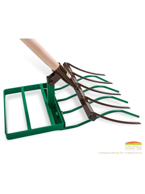 Innovative fork for aeration and loosening the soil 40