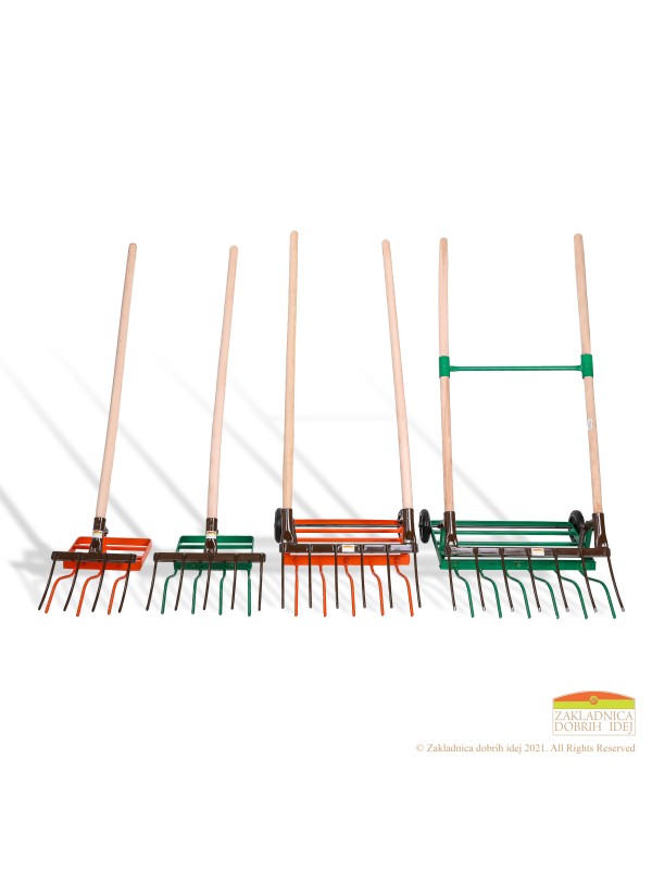 Innovative fork for aeration and loosening the soil 40